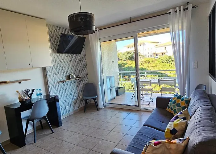 Beau T3 - Vue & Piscine - A Funtana Appartement