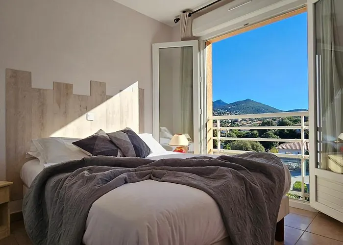 Beau T3 - Vue & Piscine - A Funtana Appartement